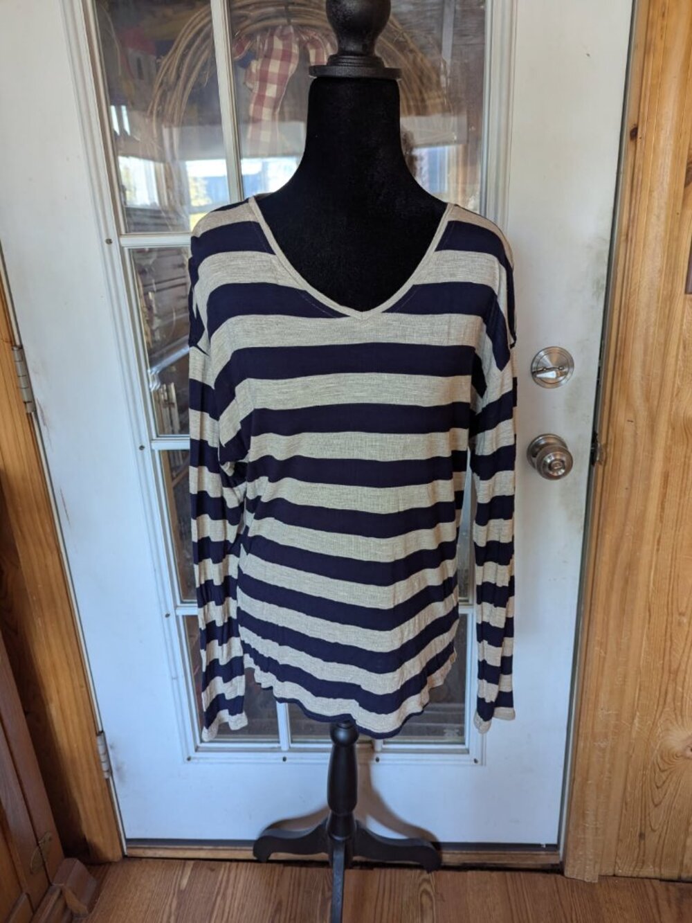 Top Coldwater Creek size medium 10-12 Navy/gray - Picture 1 of 3